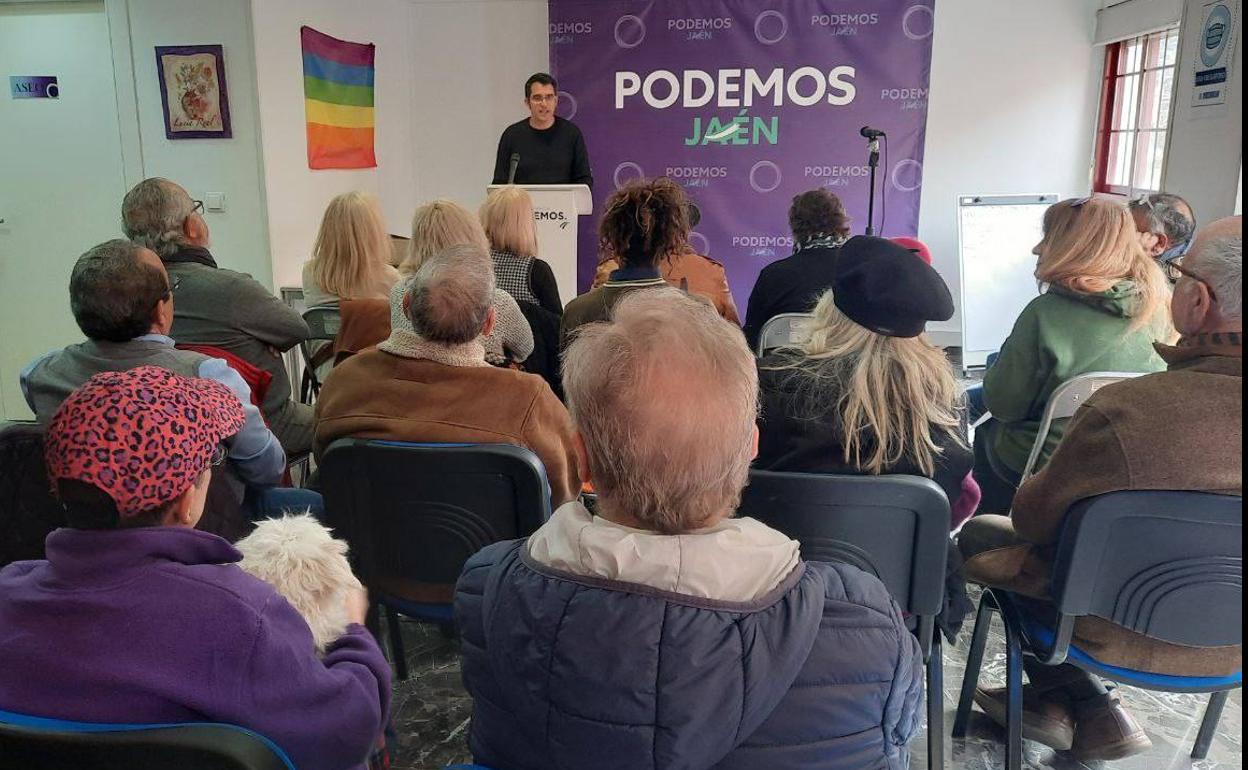 Encuentro de Podemos en la capital, con su candidato a la alcaldía, Francisco Sánchez del Pino. 