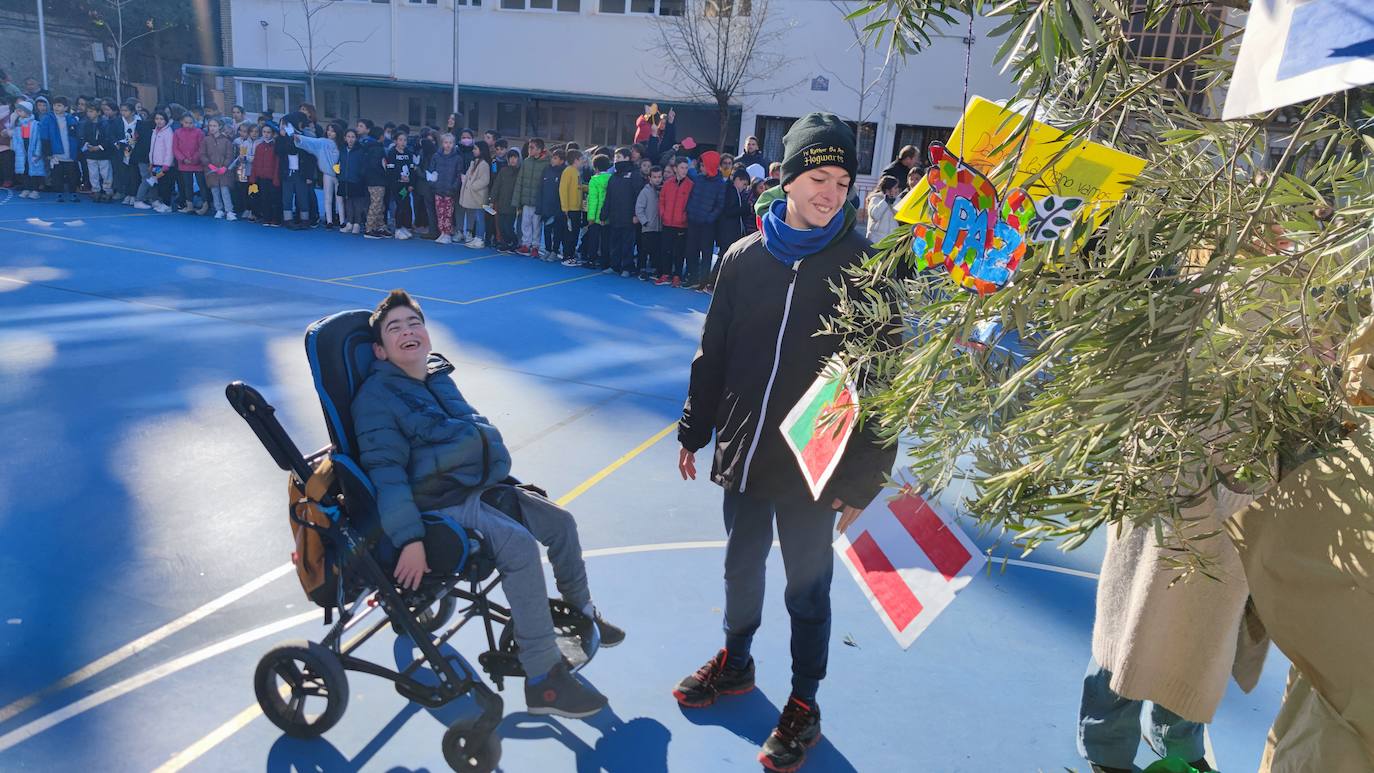 Fotos: Día de la Paz en el colegio Jesús María Cristo de la Yedra de Granada