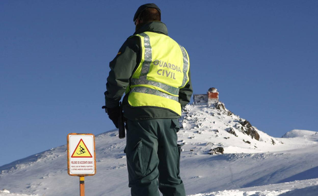 Guardia Civil, en Sierra Nevada. 