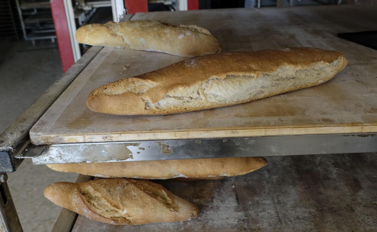 Pan artesanal en barra. 