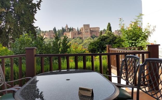 Vista desde los jardines del carmen de la Victoria. 