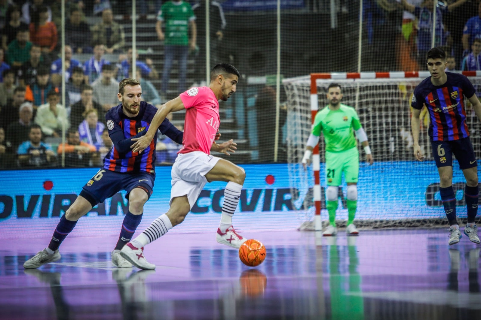 Momento del primer encuentro de la Copa de España, disputado entre el Barcelona y el Viña Albali de Valdepeñas.