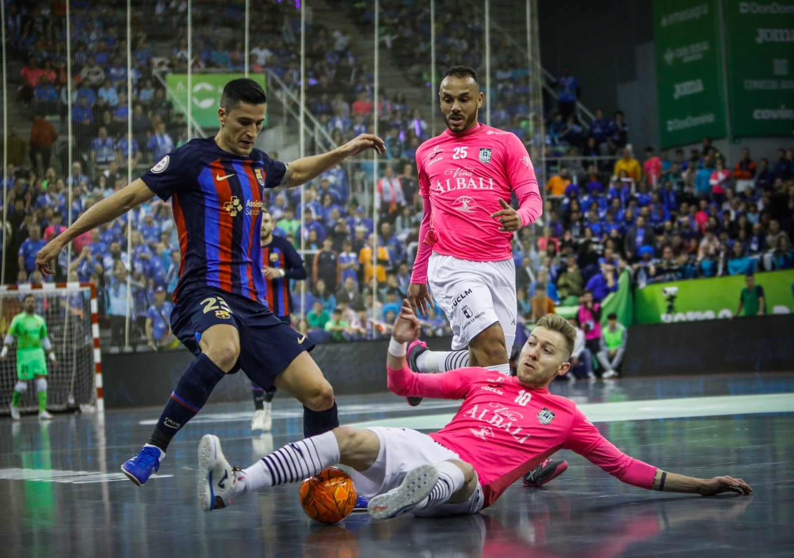 Momento del primer encuentro de la Copa de España, disputado entre el Barcelona y el Viña Albali de Valdepeñas.