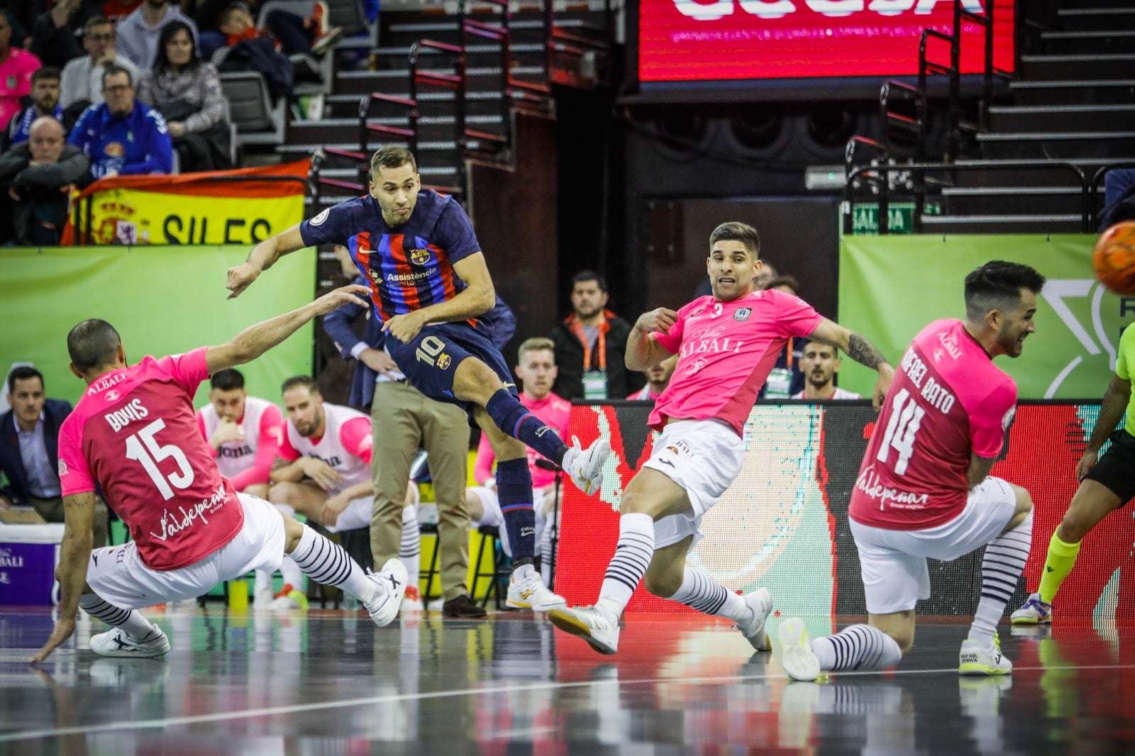 Momento del primer encuentro de la Copa de España, disputado entre el Barcelona y el Viña Albali de Valdepeñas.