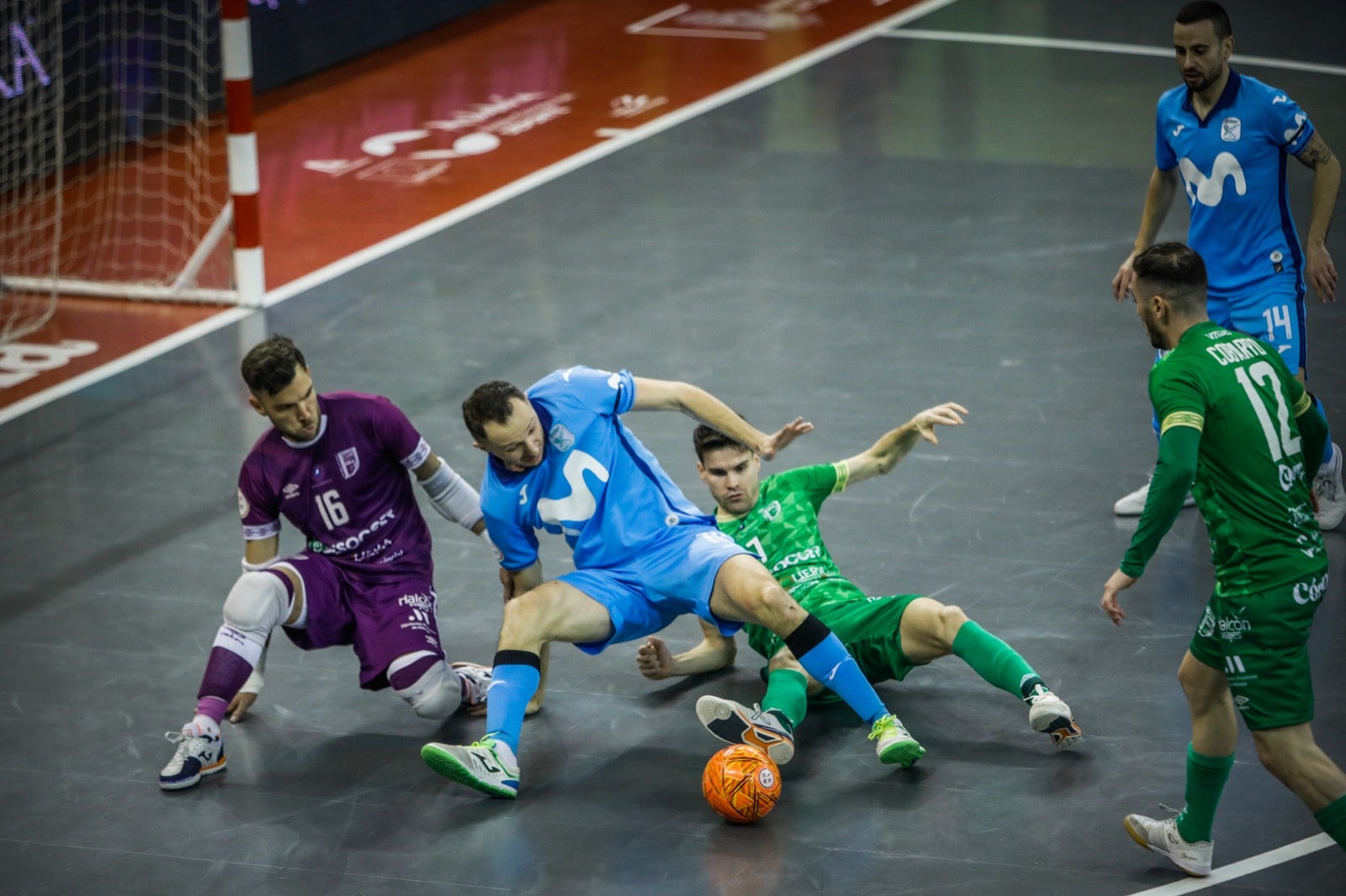 Momento del partido entre el Movistar y el Antequera.