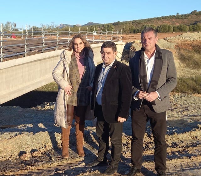 Visita a las obras de la carretera de acceso a Villarrodrigo. 