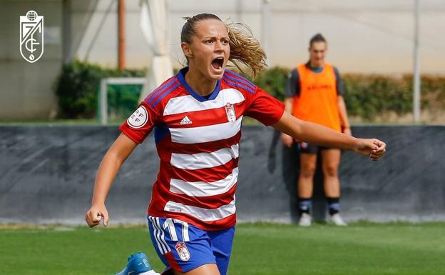 Naima García, en un un partido, celebrando un gol. /P. V. / gcf