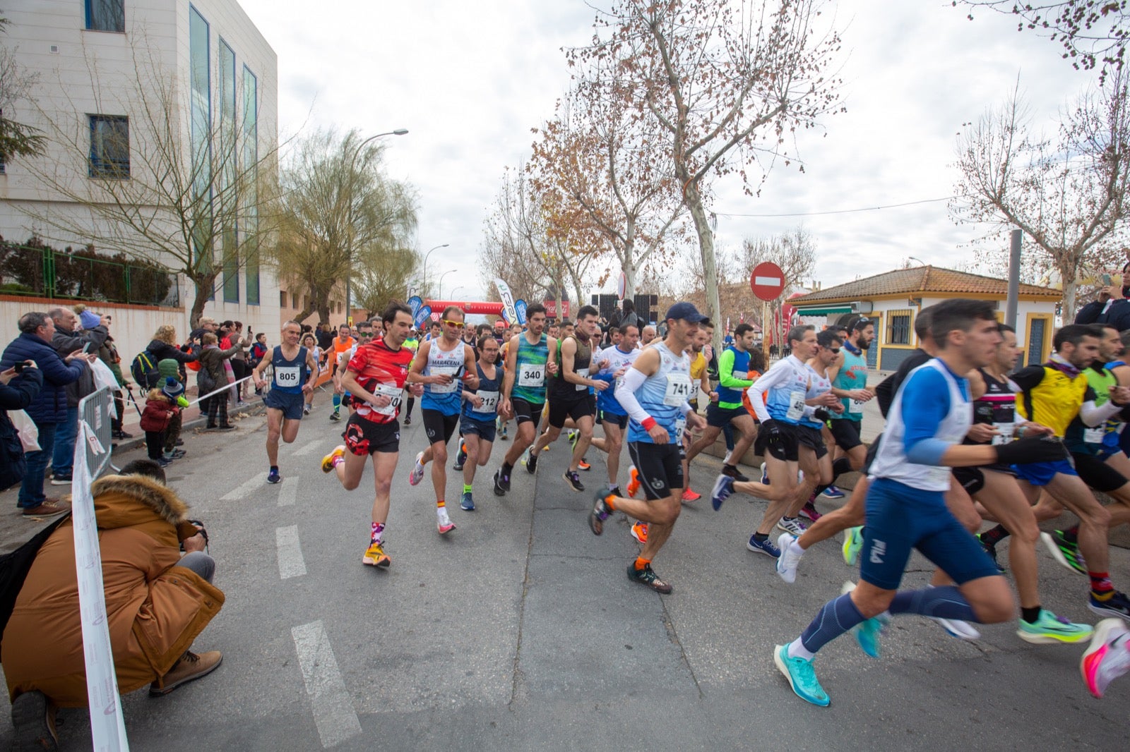 ientos de corredores participan en una de las grandes pruebas del Gran Premio de Fondo Diputación de Granada