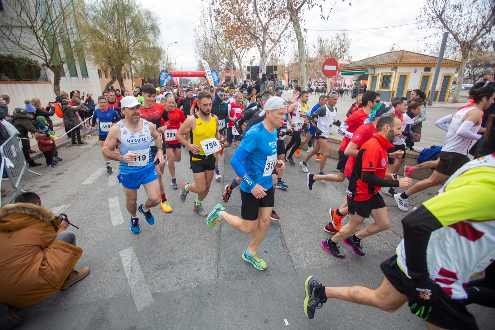 ientos de corredores participan en una de las grandes pruebas del Gran Premio de Fondo Diputación de Granada