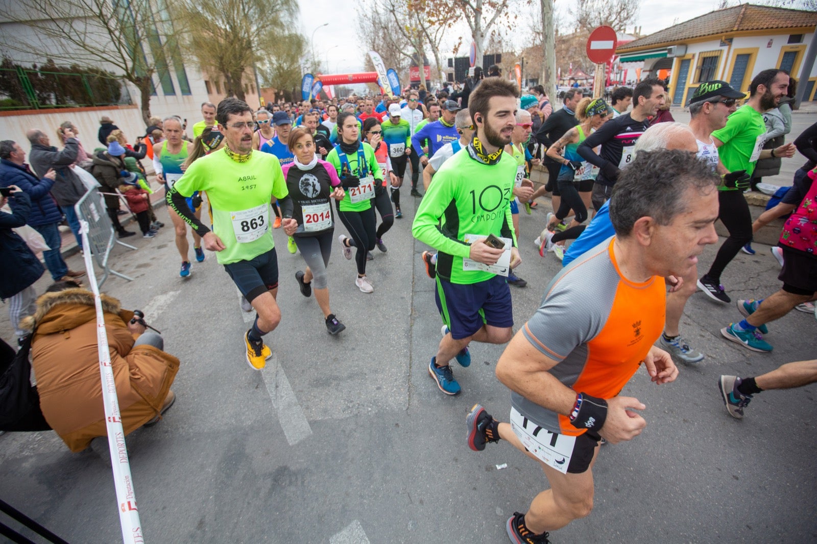 ientos de corredores participan en una de las grandes pruebas del Gran Premio de Fondo Diputación de Granada