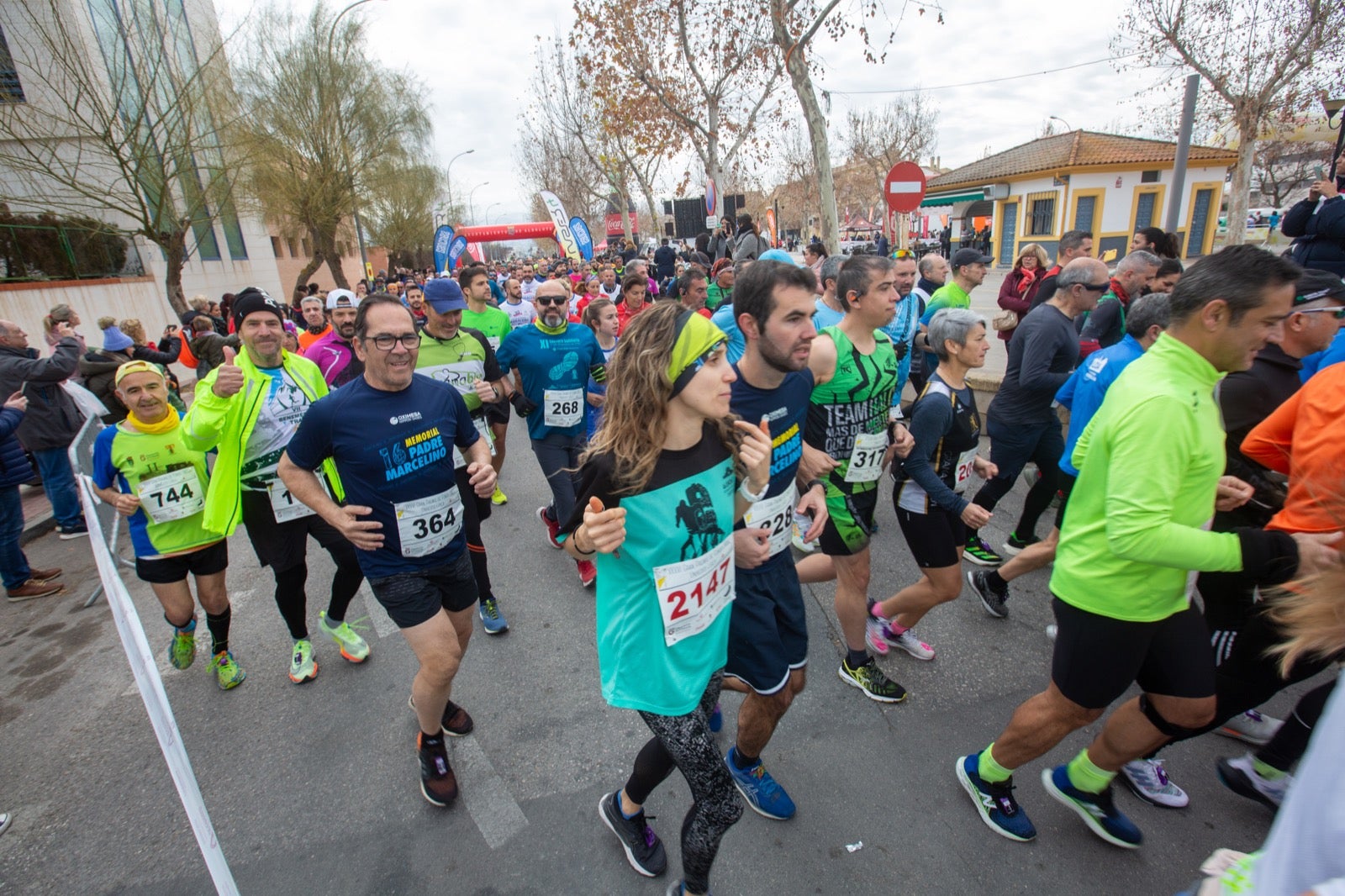 ientos de corredores participan en una de las grandes pruebas del Gran Premio de Fondo Diputación de Granada