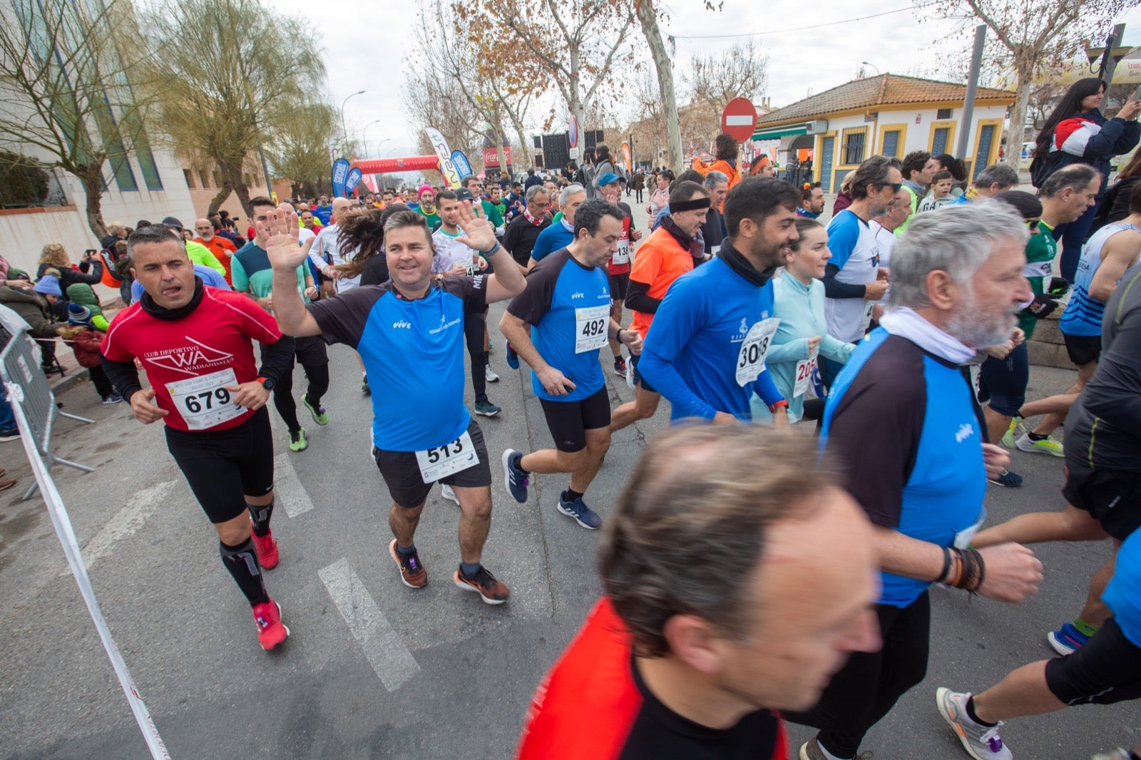 ientos de corredores participan en una de las grandes pruebas del Gran Premio de Fondo Diputación de Granada