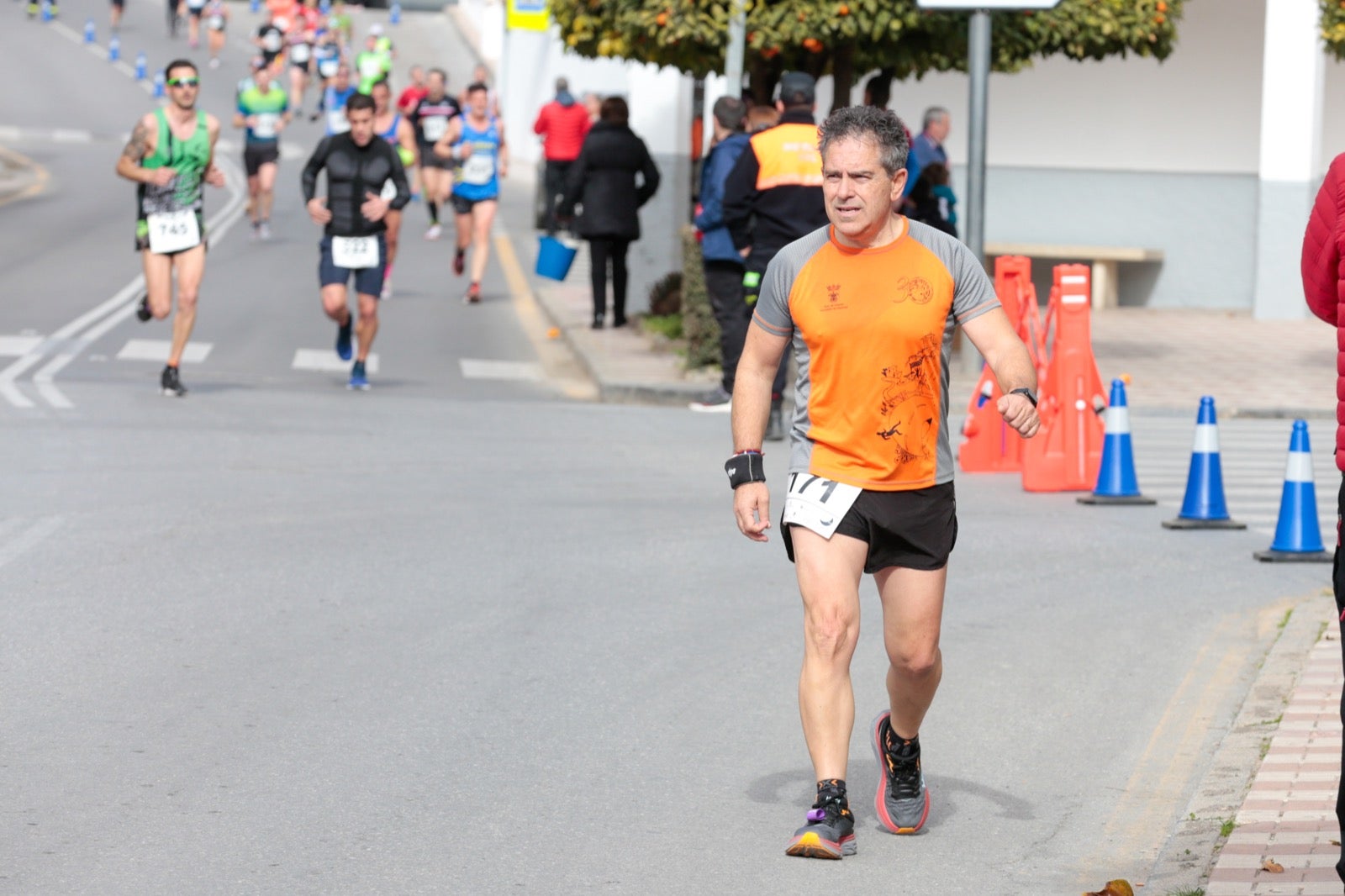 ientos de corredores participan en una de las grandes pruebas del Gran Premio de Fondo Diputación de Granada