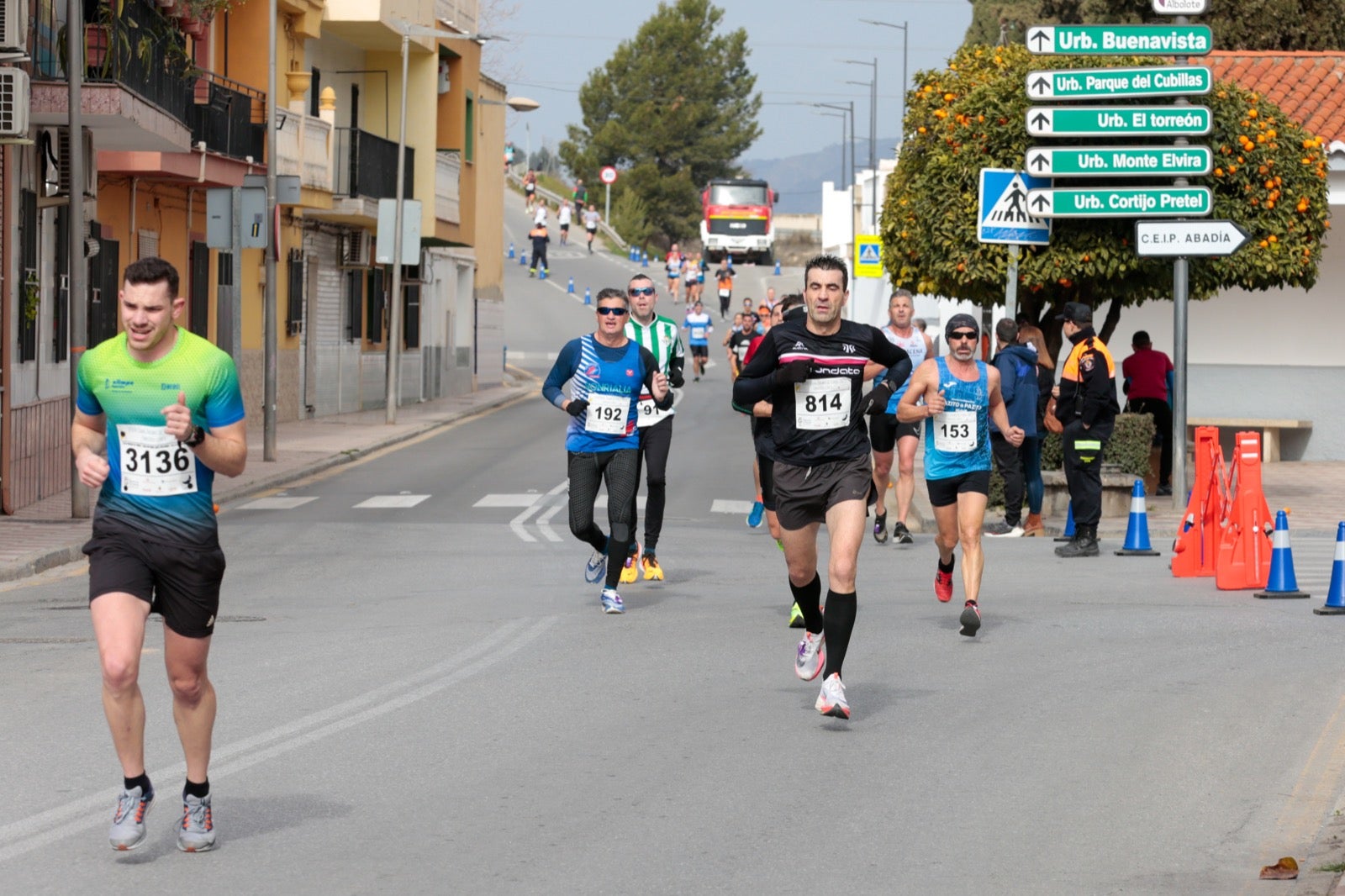 ientos de corredores participan en una de las grandes pruebas del Gran Premio de Fondo Diputación de Granada