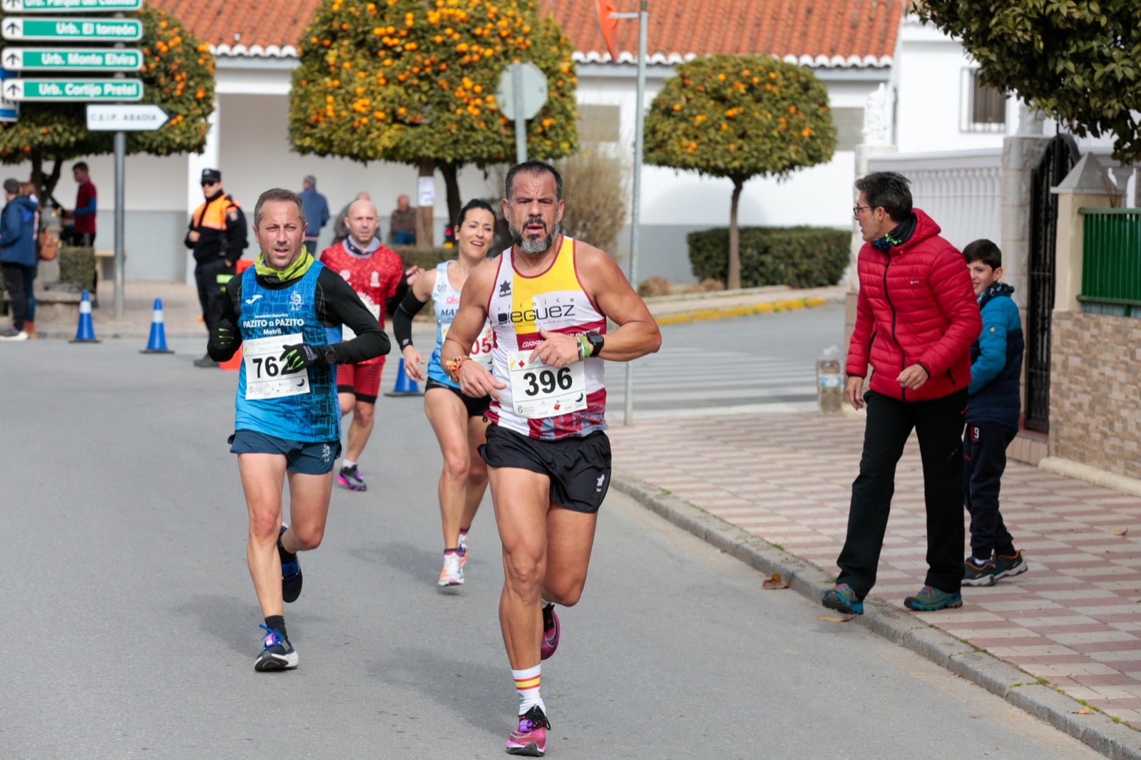 ientos de corredores participan en una de las grandes pruebas del Gran Premio de Fondo Diputación de Granada