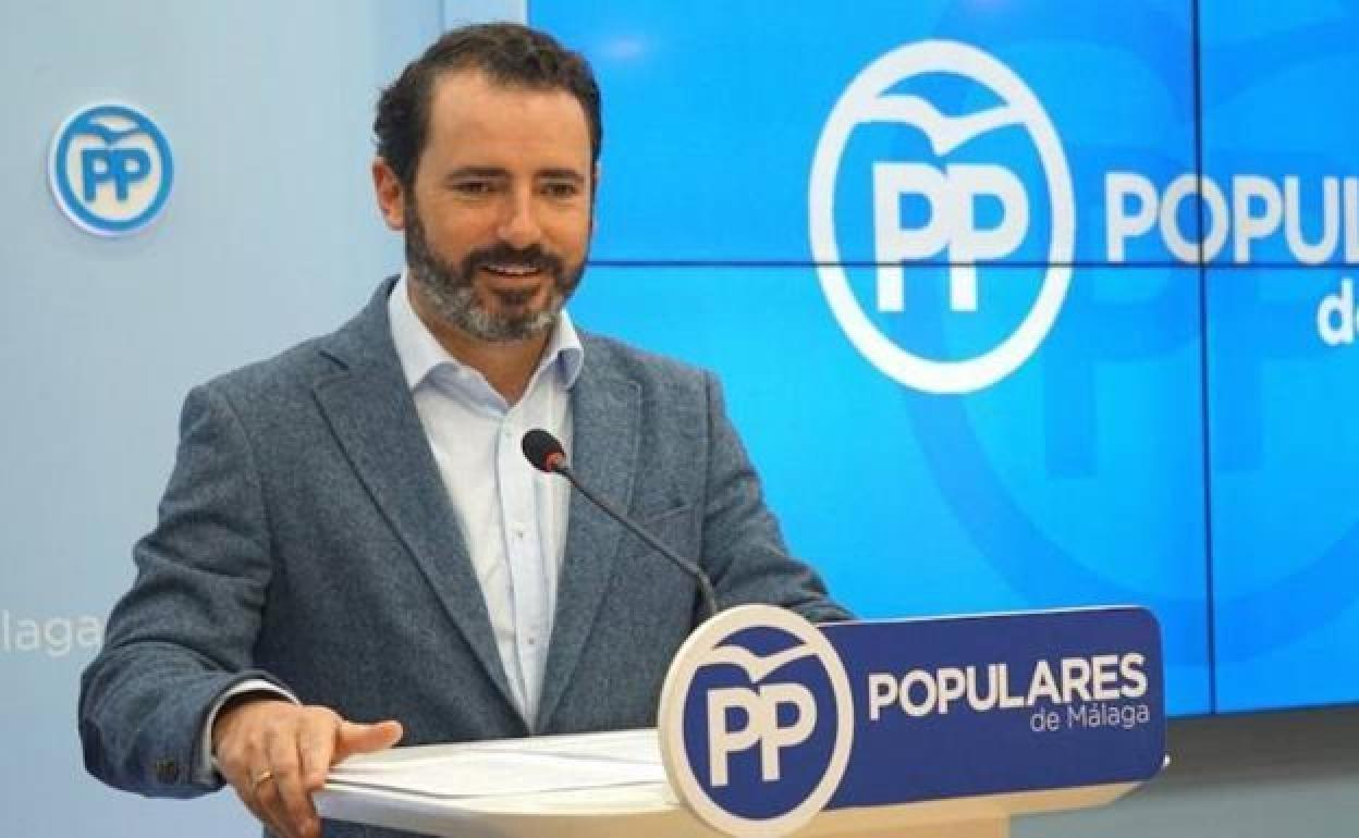 Carmona, en una comparecencia de prensa en la sede provincial del PP.