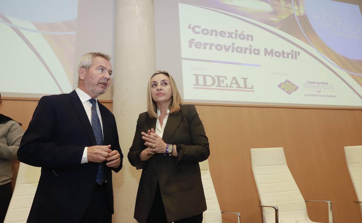 Marifrán Carazo y José García Fuentes en el Foro sobre el Tren Granada-Motril.