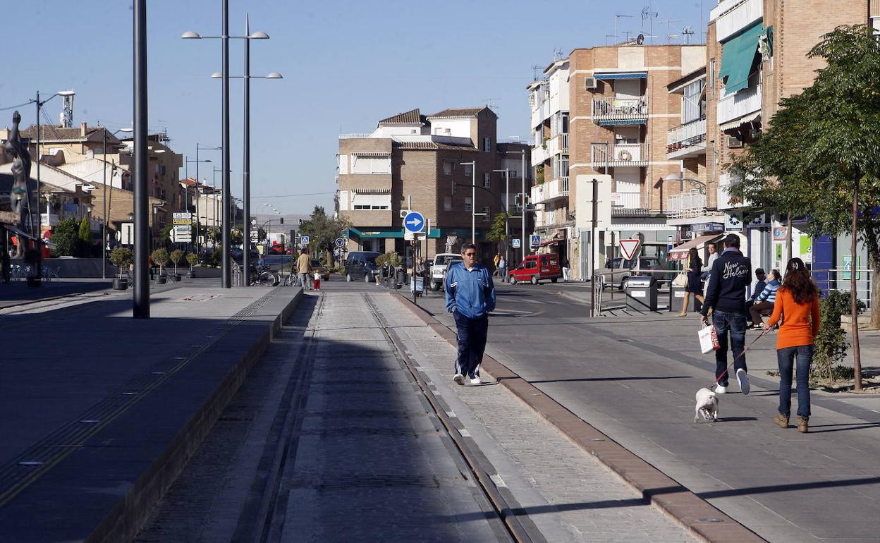 Calle Real de Armilla, donde está ubicada la sucursal. 