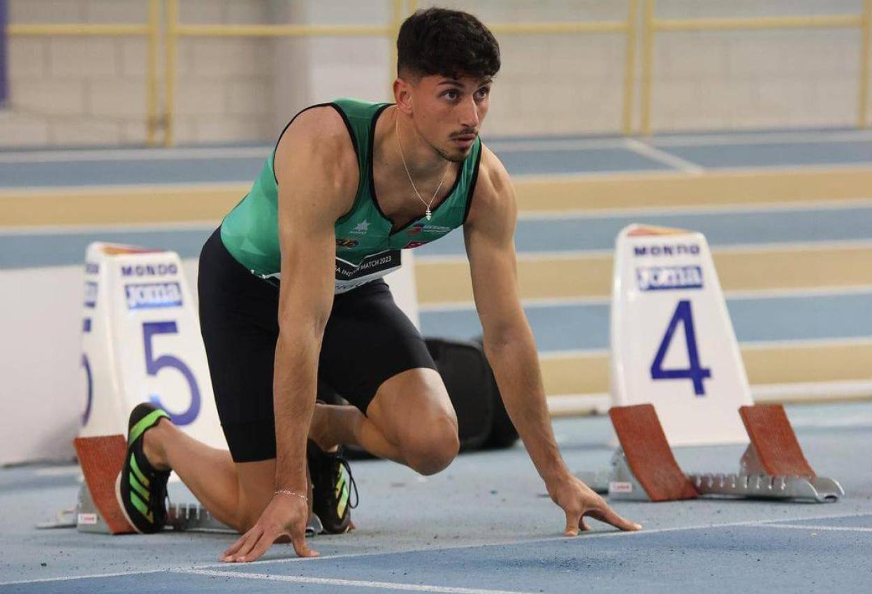 Dani Rodríguez, favorito en los 60 metros lisos, antes de una carrera este invierno. 