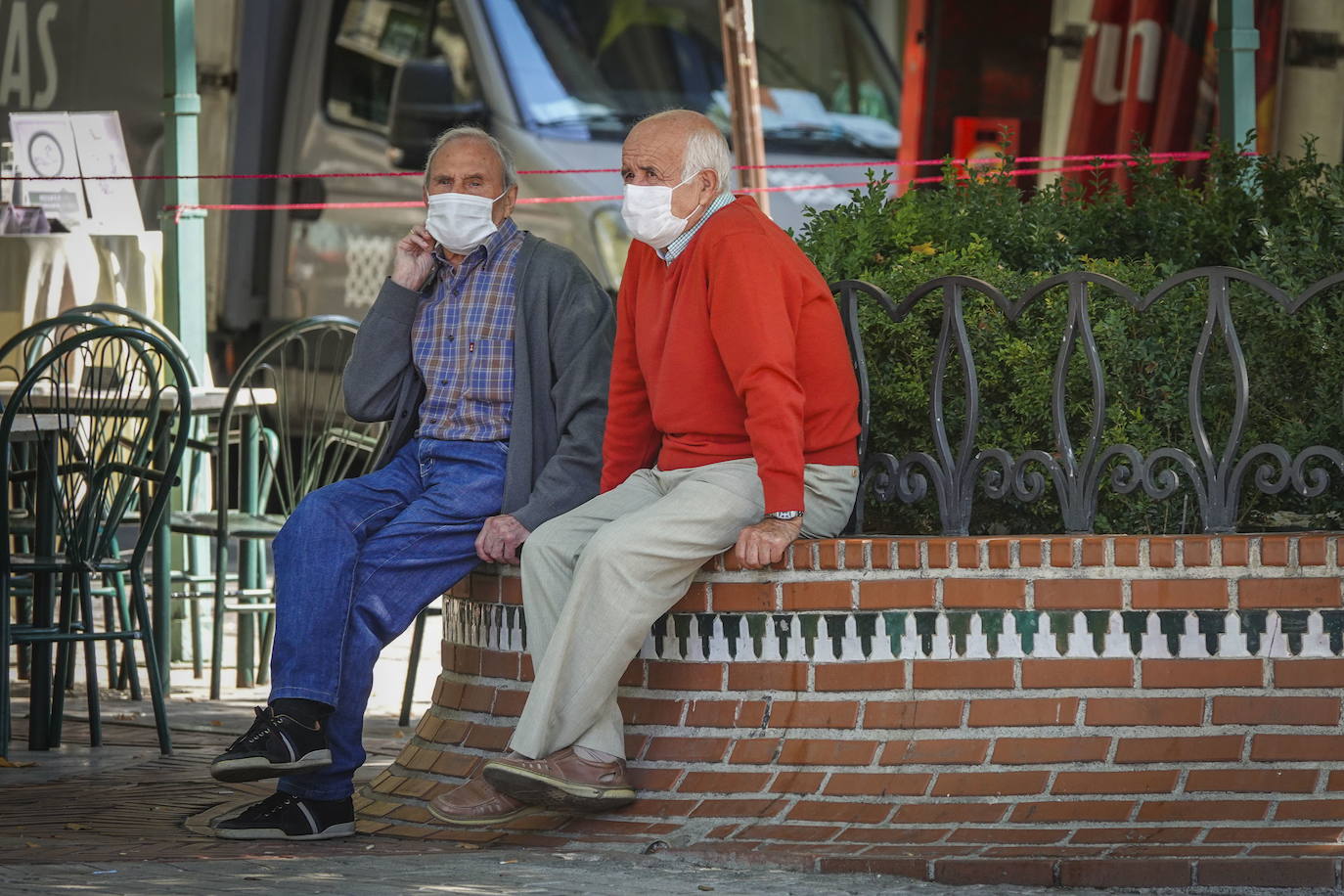 La OCU avisa sobre la jubilación a los futuros pensionistas.