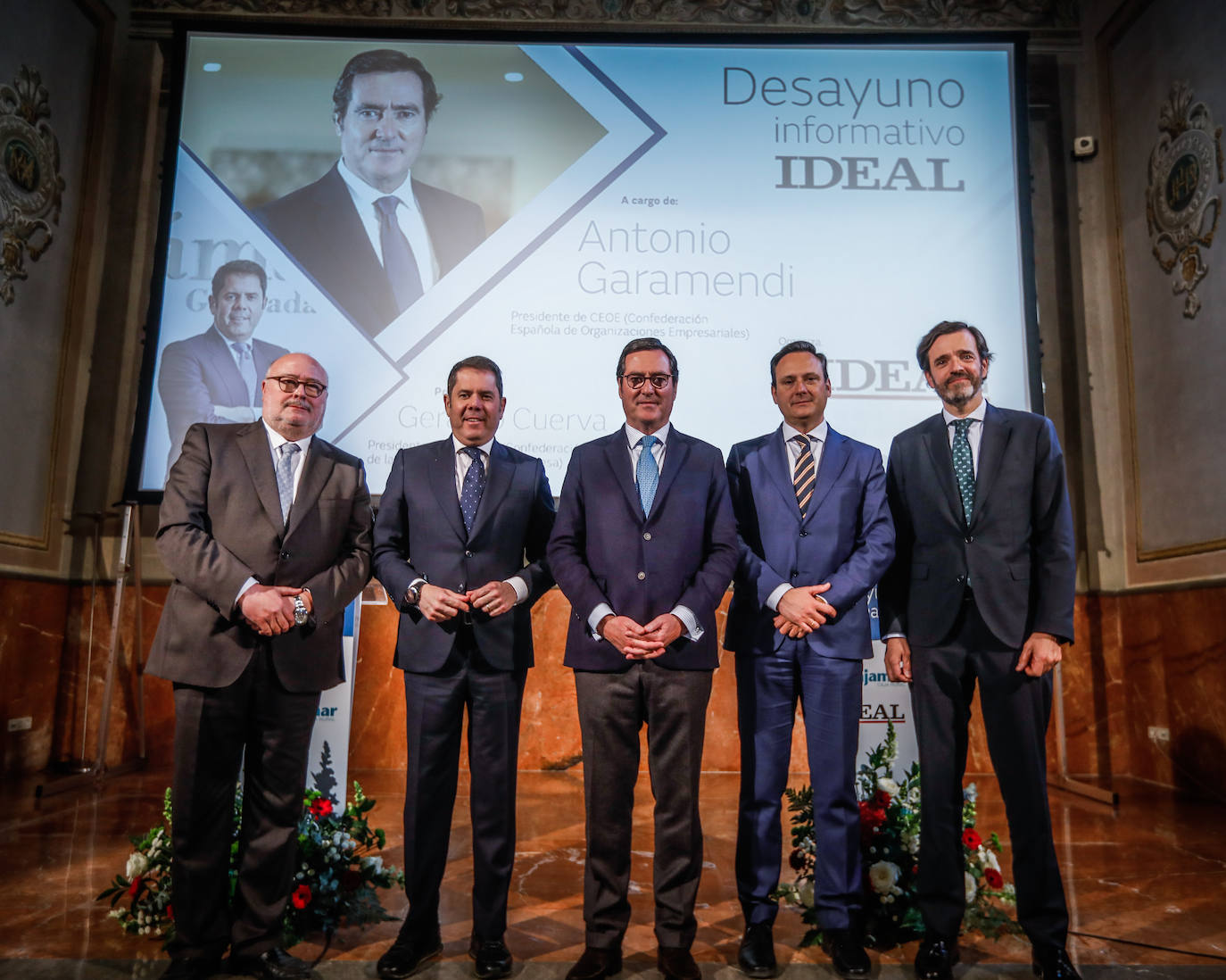 Momento del desayuno informativo organizado por IDEAL con el patrocinio de Cajamar y Antonio Garamendi como invitado.