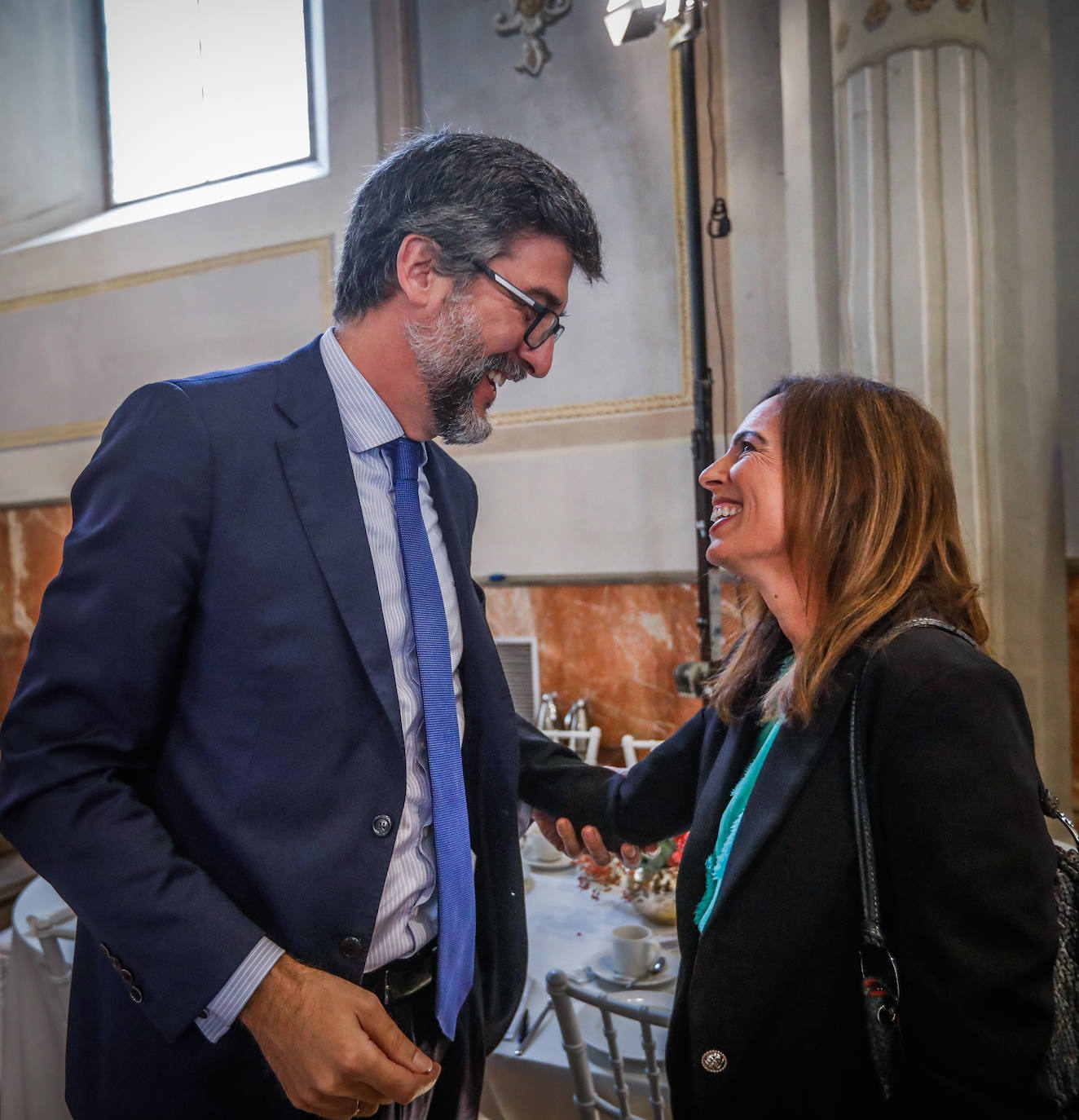 Momento del desayuno informativo organizado por IDEAL con el patrocinio de Cajamar y Antonio Garamendi como invitado.