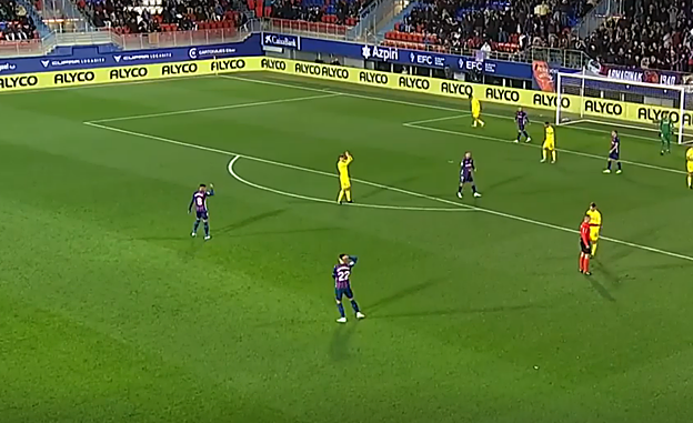 El Eibar vence en casa al Villarreal B y entra en zona de ascenso