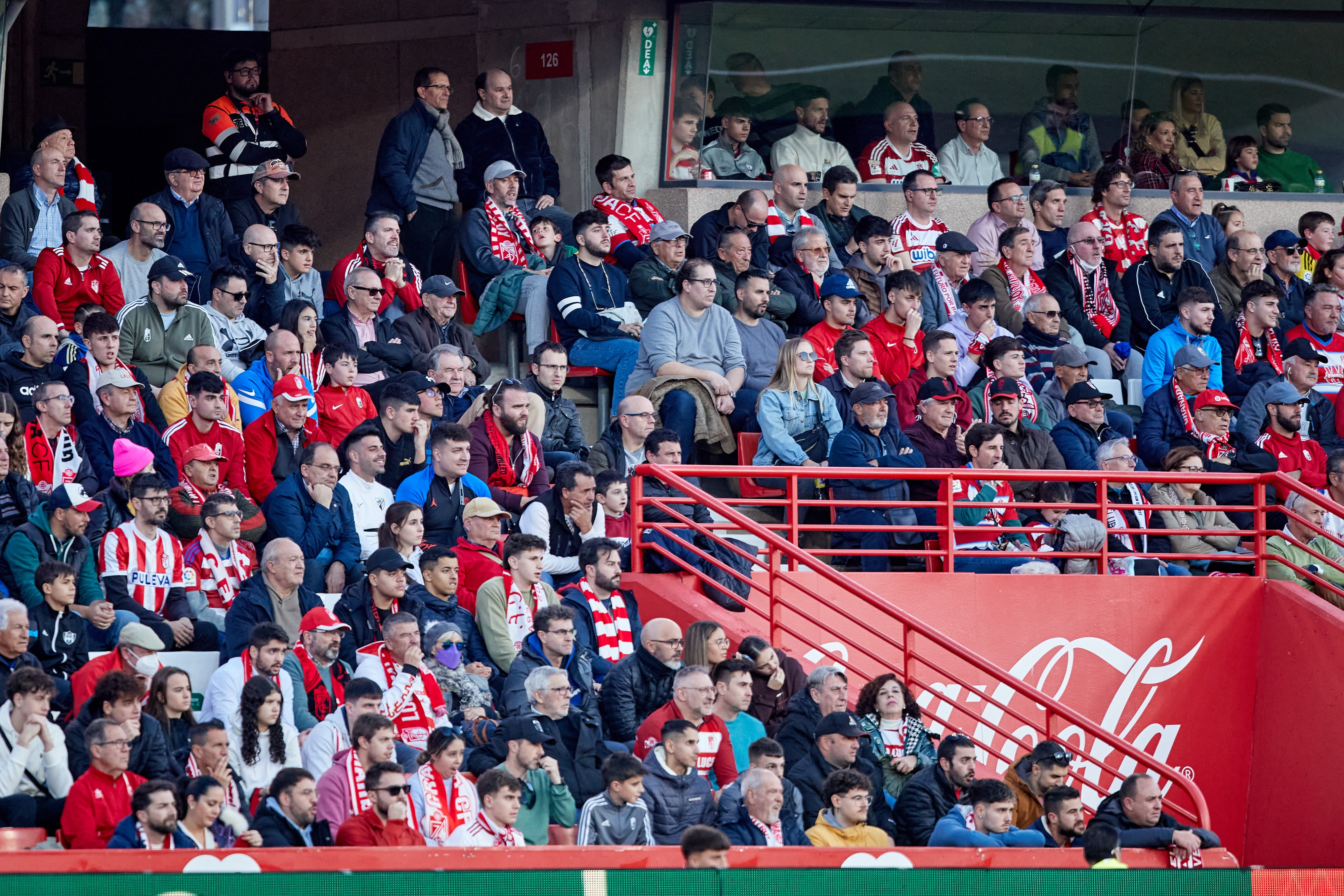 Encuéntrate en la grada en el Granada-Cádiz
