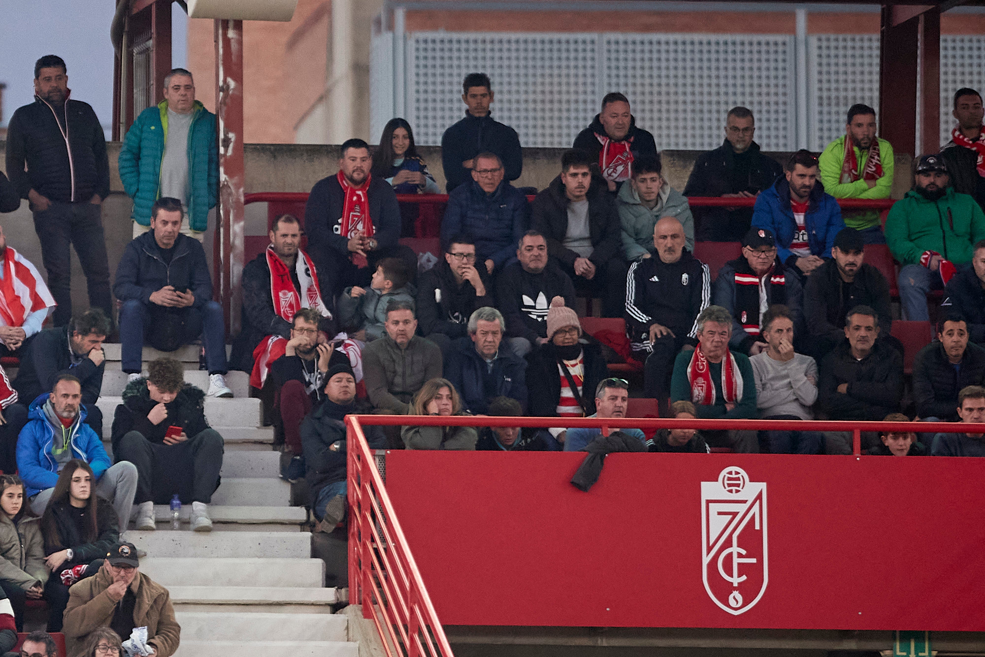 Encuéntrate en la grada en el Granada-Cádiz