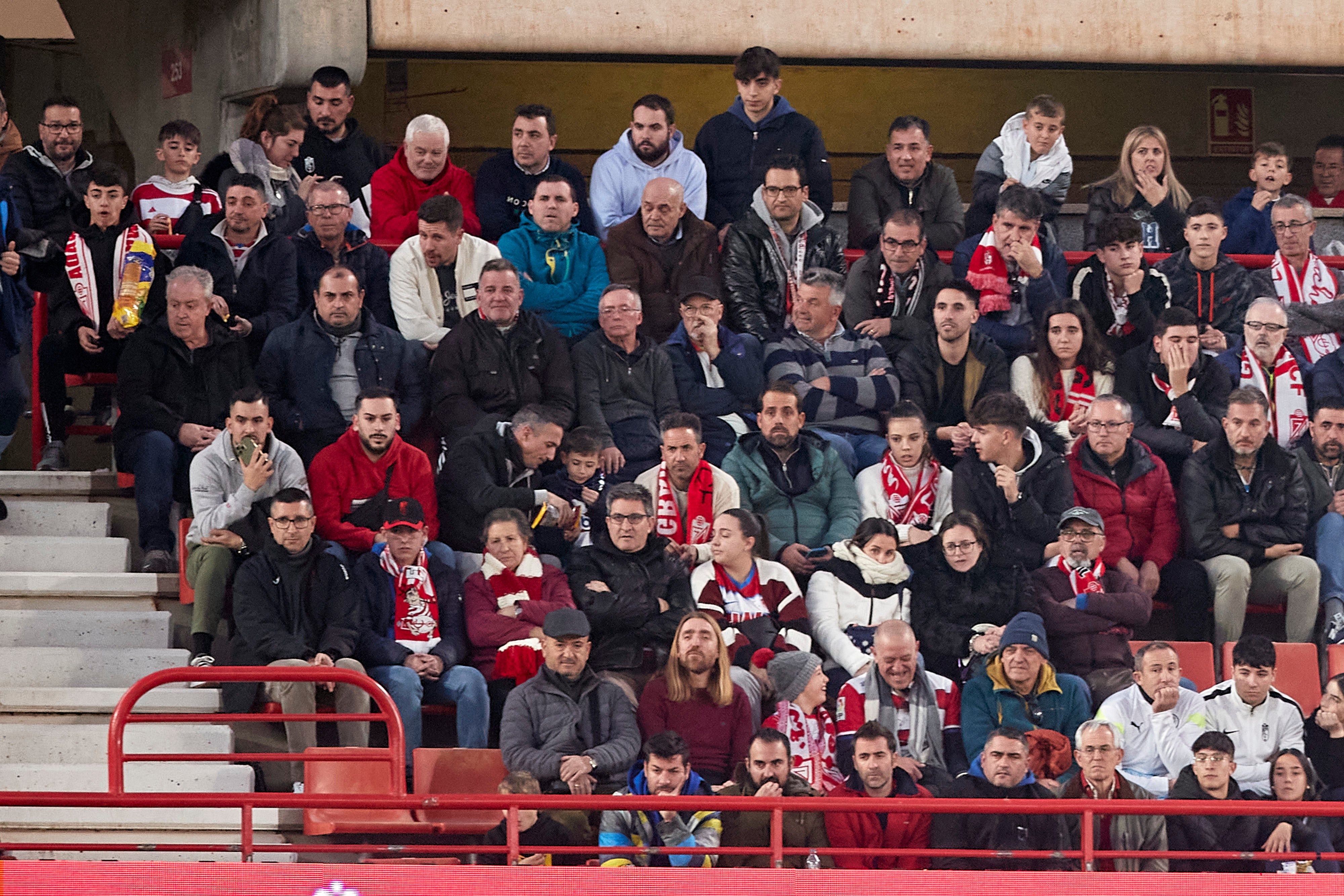 Encuéntrate en la grada en el Granada-Cádiz