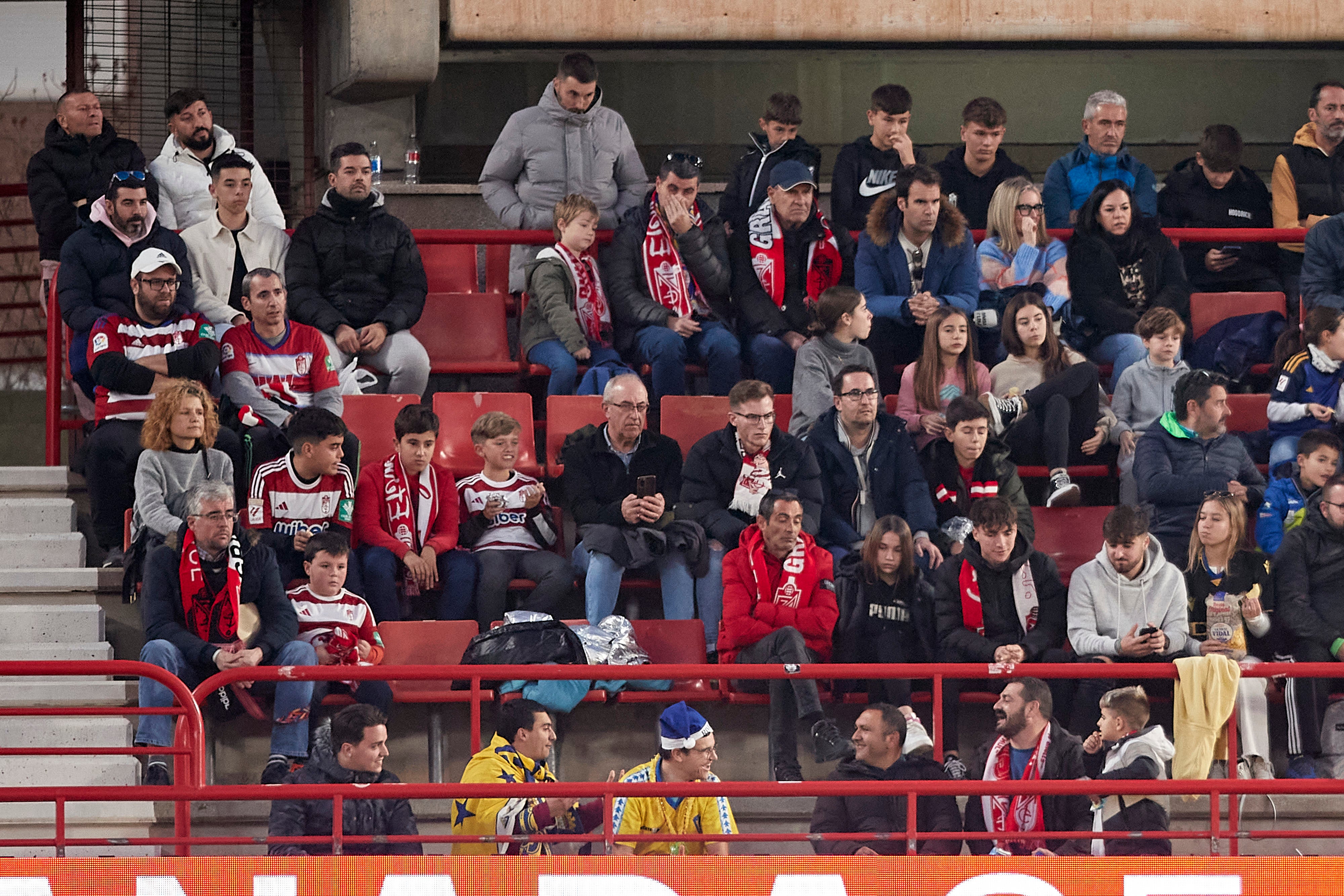 Encuéntrate en la grada en el Granada-Cádiz