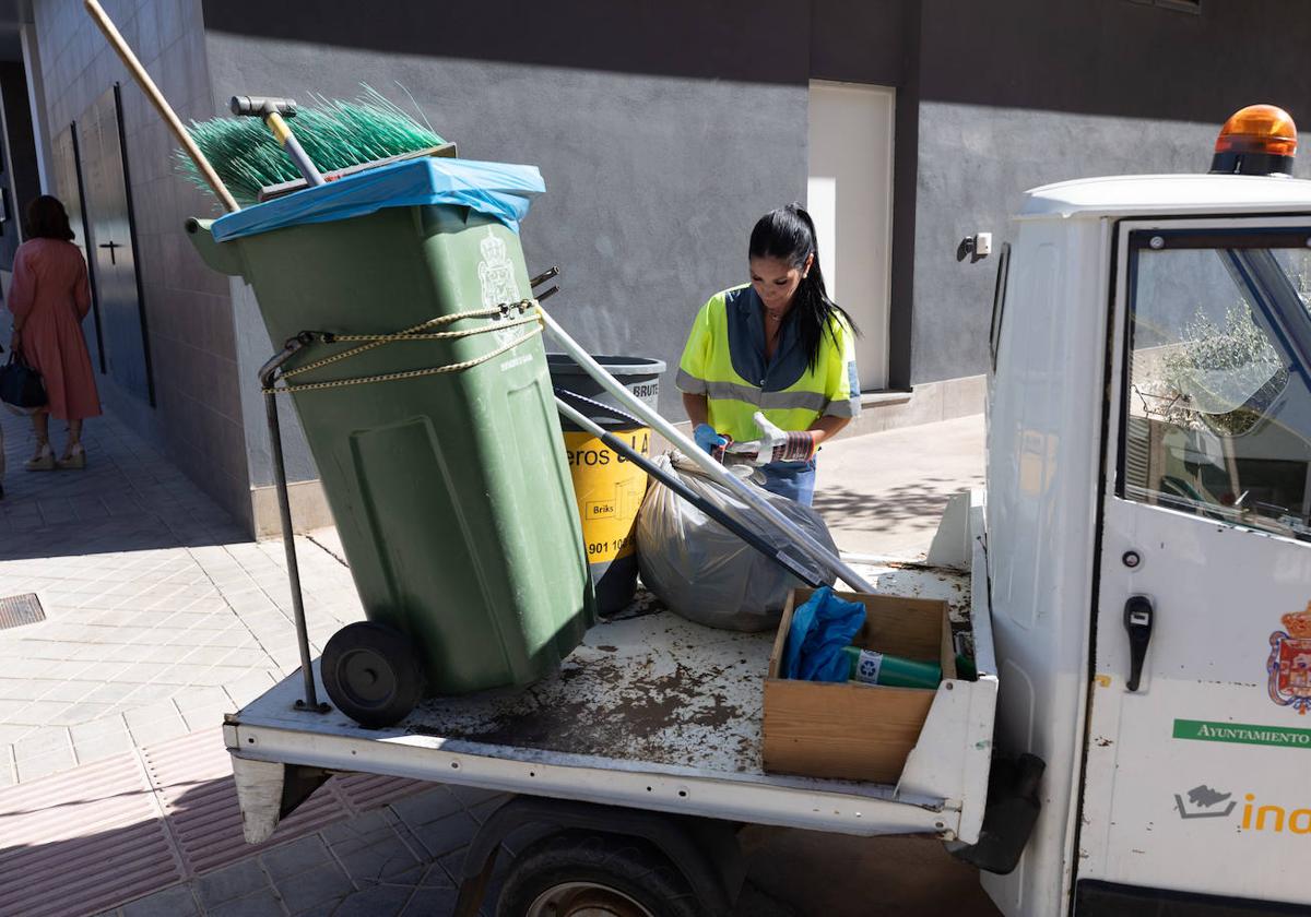 Los granadinos empiezan 2024 con subidas en el agua, la basura y el cementerio | ideal