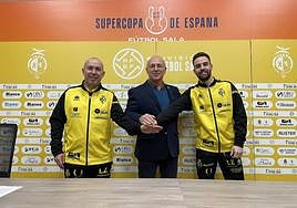 Dani Rodríguez, Germán Aguayo y Míchel, en la sala de prensa del Olivo Arena.
