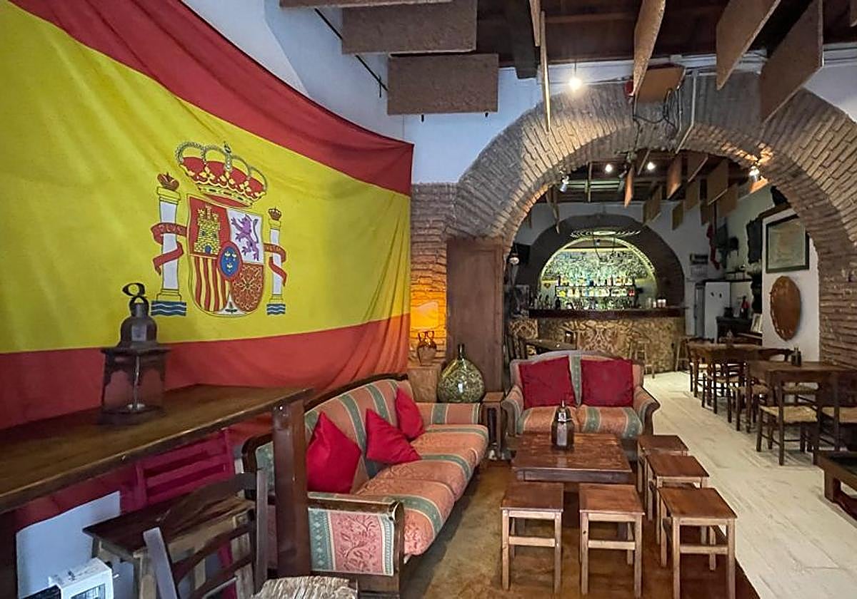 El bar andaluz que triunfa en Roma a base de copas y cervezas.