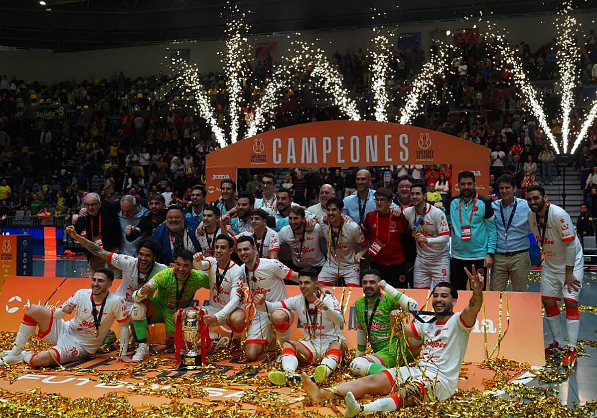 El Jimbee Cartagena celebra su victoria frente al Barça FS.