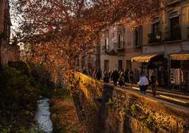 Detalle en horizontal de la foto viral de la Carrera del Darro.