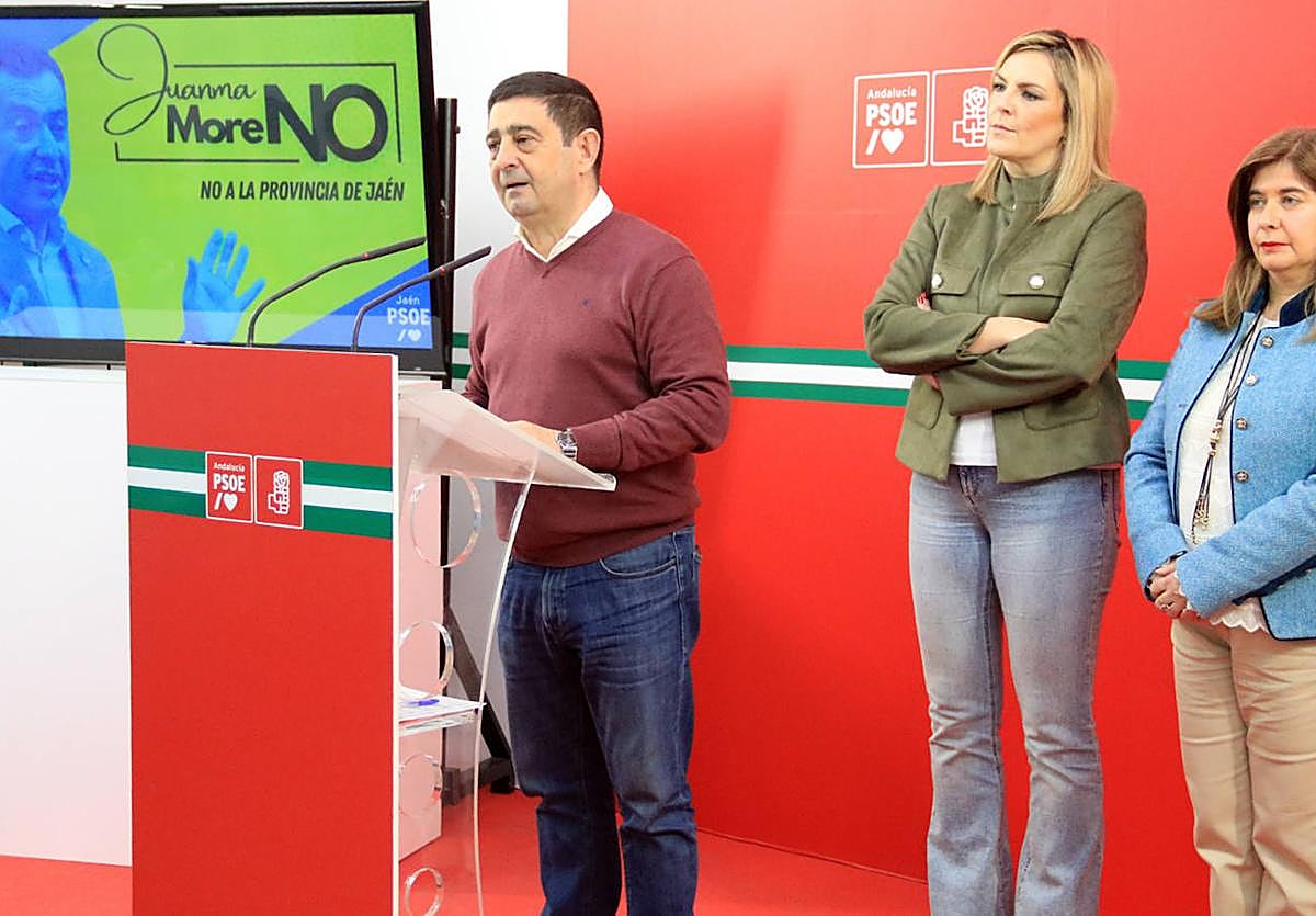 Francisco Reyes, Lola Marín y Toni Olivares, este lunes.