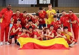 Selección española sub-18 con los almerienses Mario García y José Joaquín Cañadas.