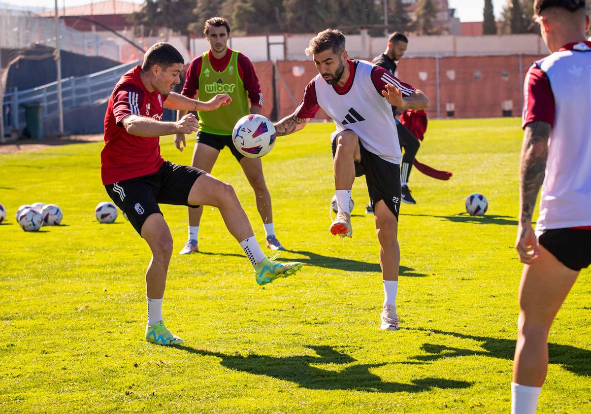 Alberto Perea, durante un entrenamiento esta temporada.