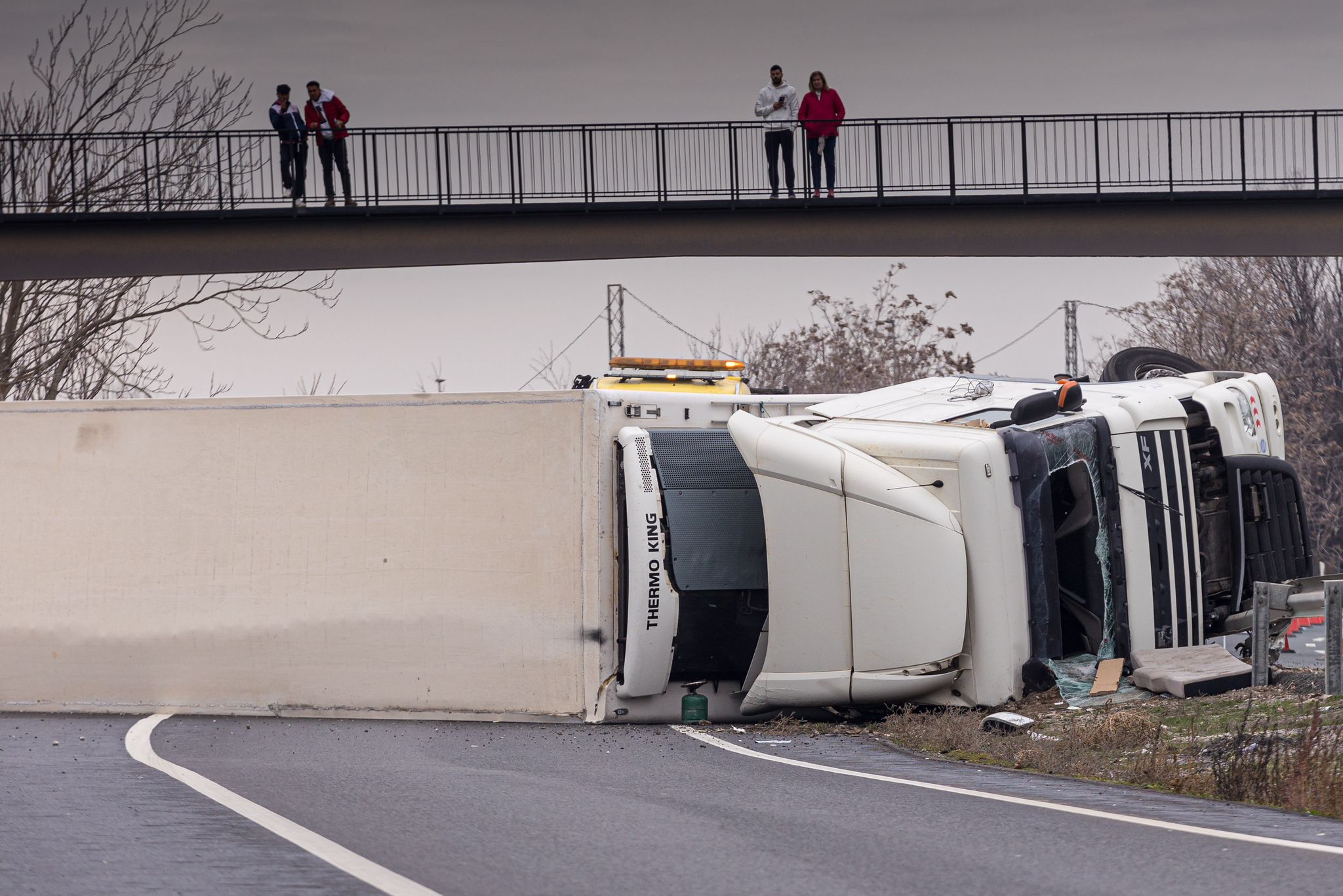 Las imágenes del espectacular accidente de un camión en Granada
