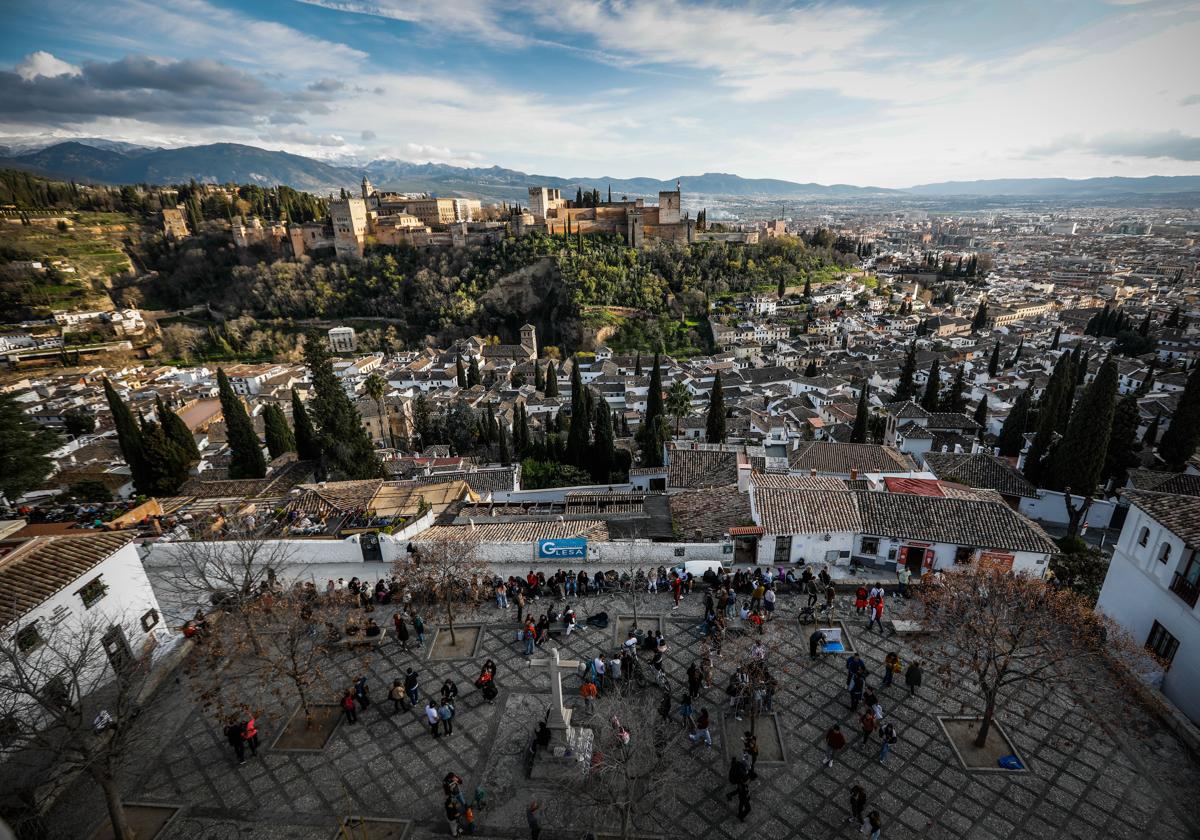 Vistas de Granada desde la iglesia de San Nicolás.