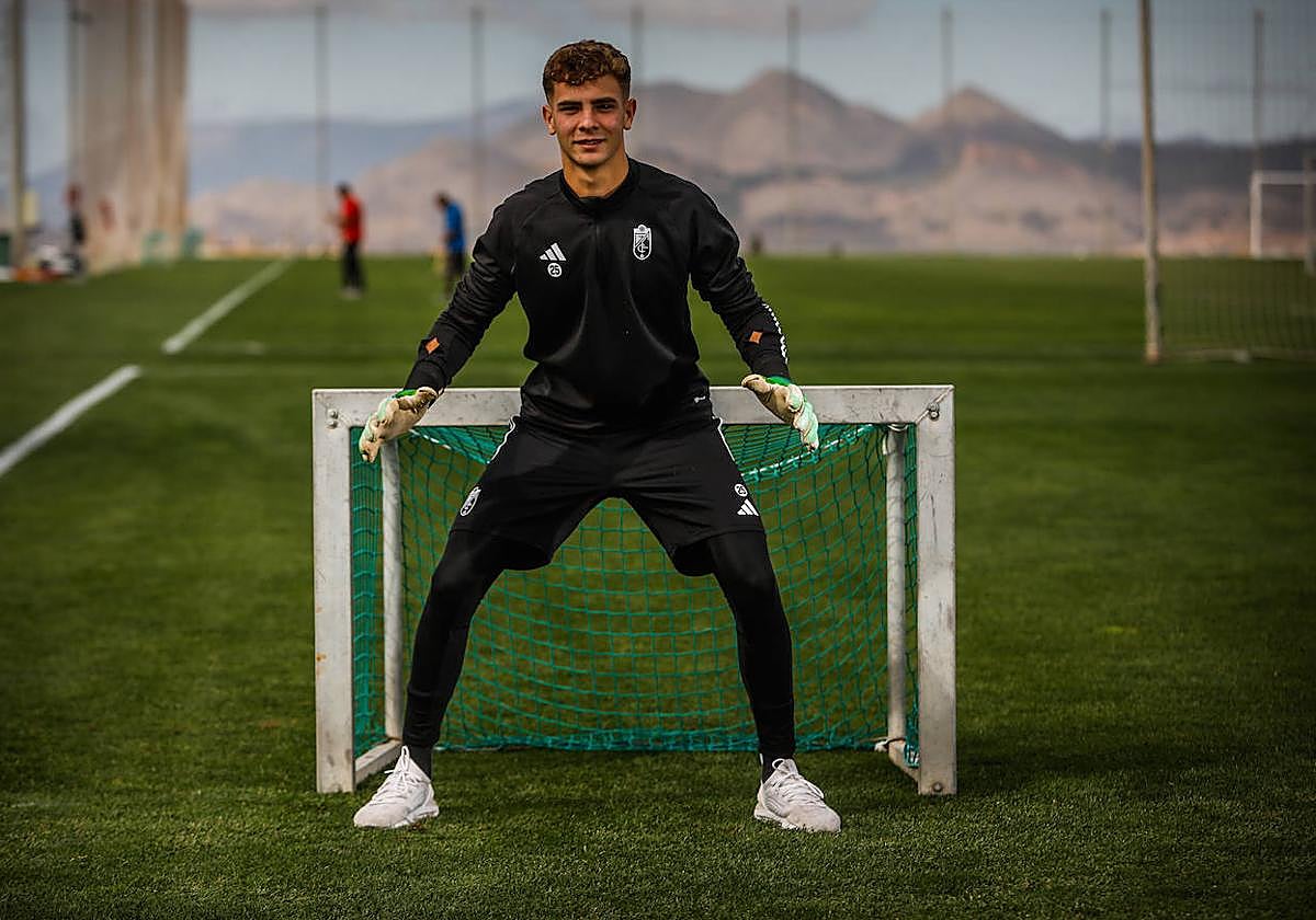 Fran Árbol posa para IDEAL en la Ciudad Deportiva del club antes de una entrevista.