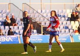 Ari Mingueza, a la derecha, durante el partido amistoso contra el Bayern de Múnich.