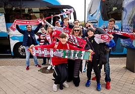 La afición del Granada pone rumbo a Sevilla.