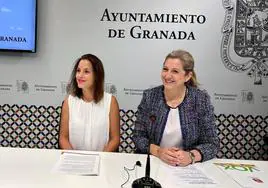 La concejala de Vox, Mónica Rodríguez, a la izquierda, junto a la portavoz del grupo, Beatriz Sánchez, en una imagen de archivo.