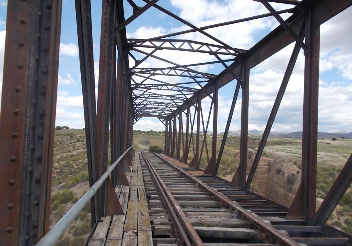 Un puente de película con más de un siglo de historia en Granada