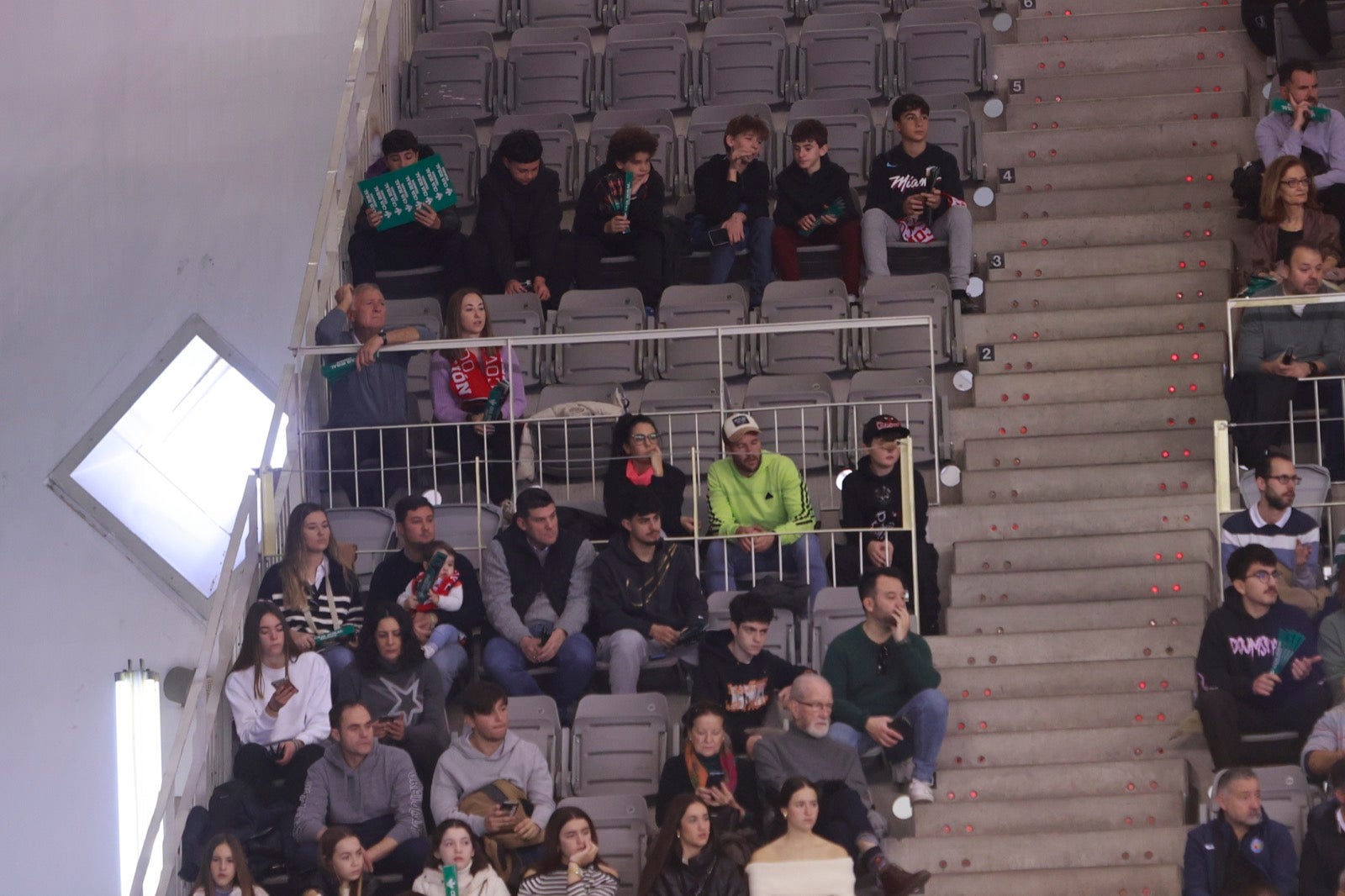 Encuéntrate en las gradas del Palacio durante el Covirán-Barcelona