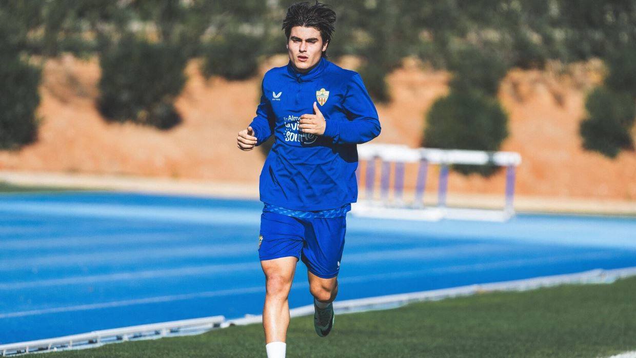 Luka Romero ya está en Almería.