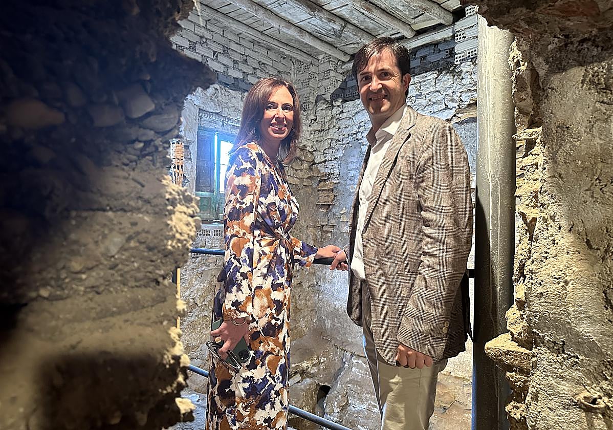 La consejera de Fomento, Rocío Díaz, ha resaltado la importancia de «recuperar la historia a través de esta intervención«.