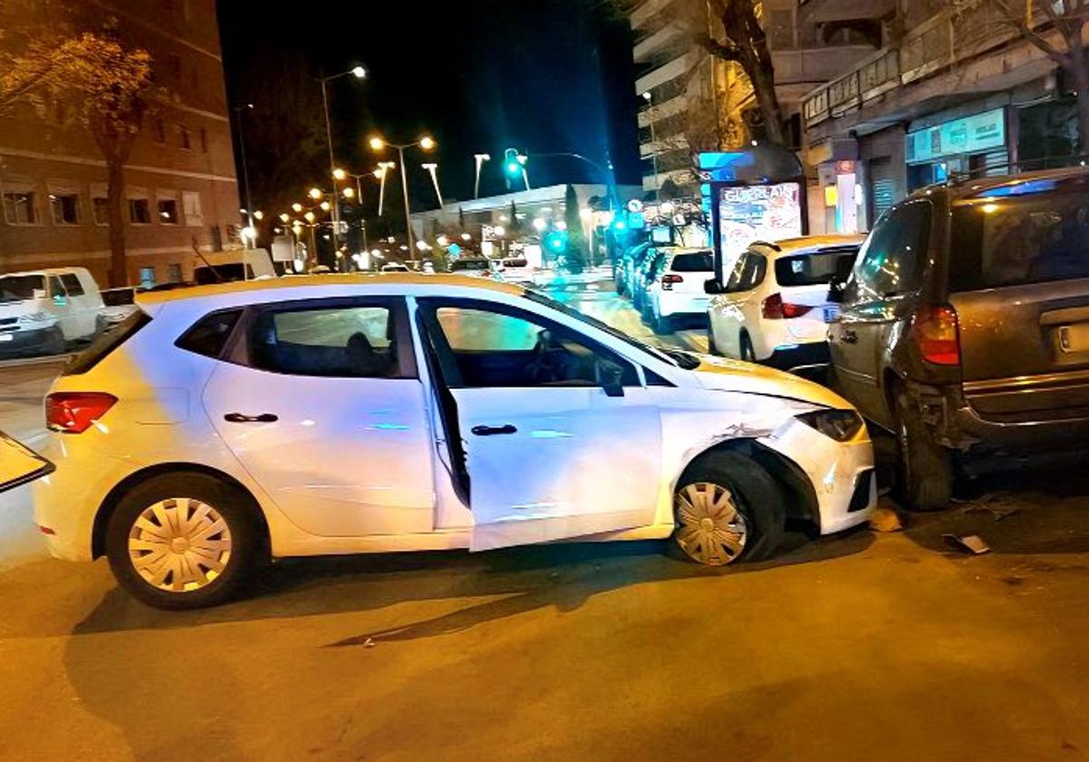 Estado del coche tras el accidente en calle Neptuno.